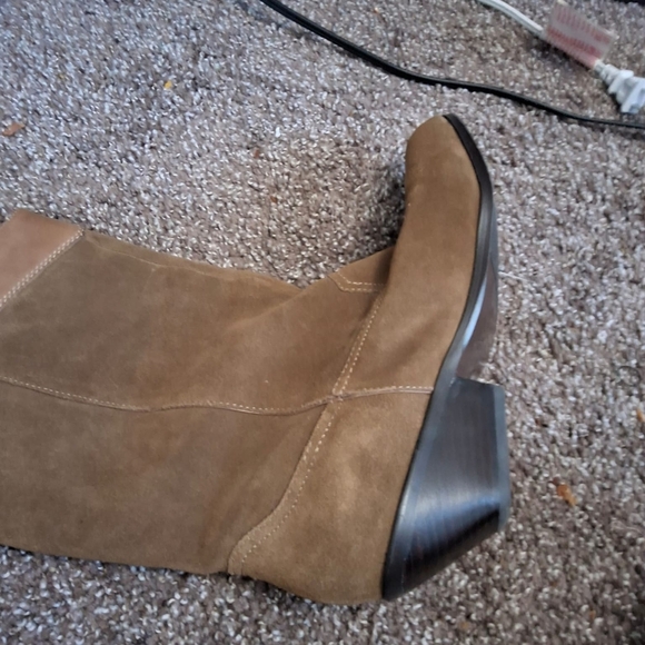 Reba Tan Heeled Cowboy Boots - Picture 4 of 8